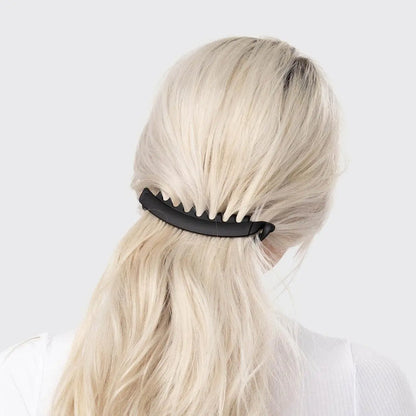 Clip de plátano 2 pzas - Negro y Carey, Hecho de plástico negro con diseño de tornado, ideal para almacenamiento de alimentos
